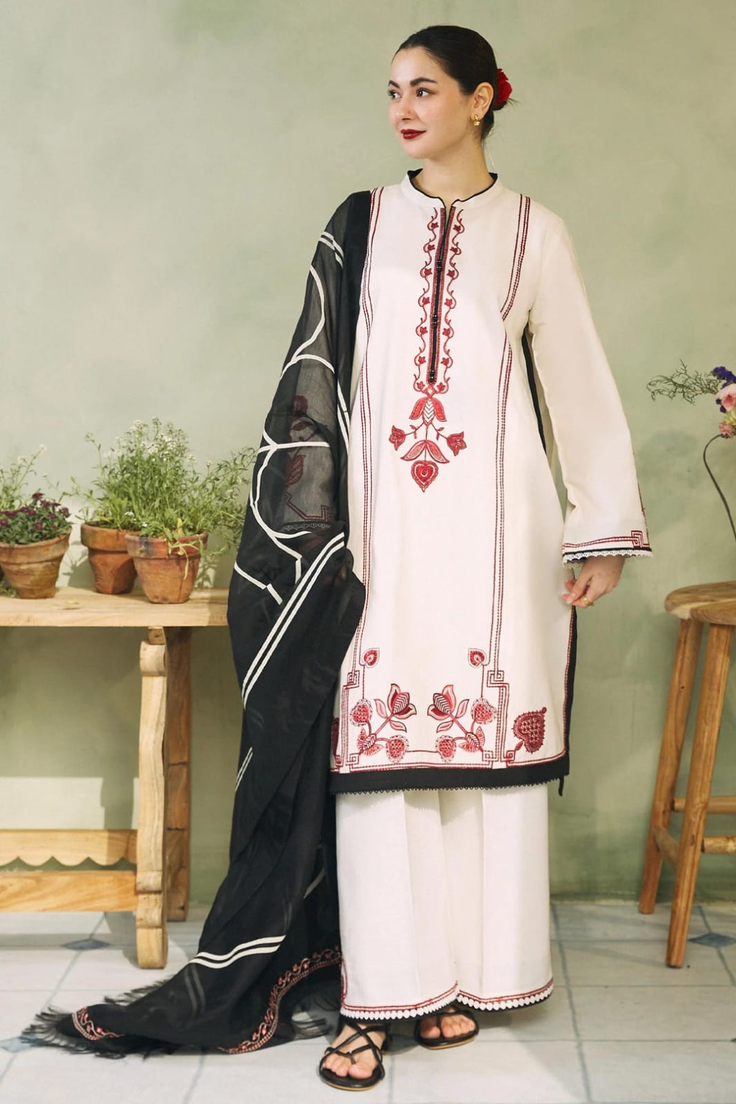 3 PC SUMMER EMBROIDERED LAWN - IE0015