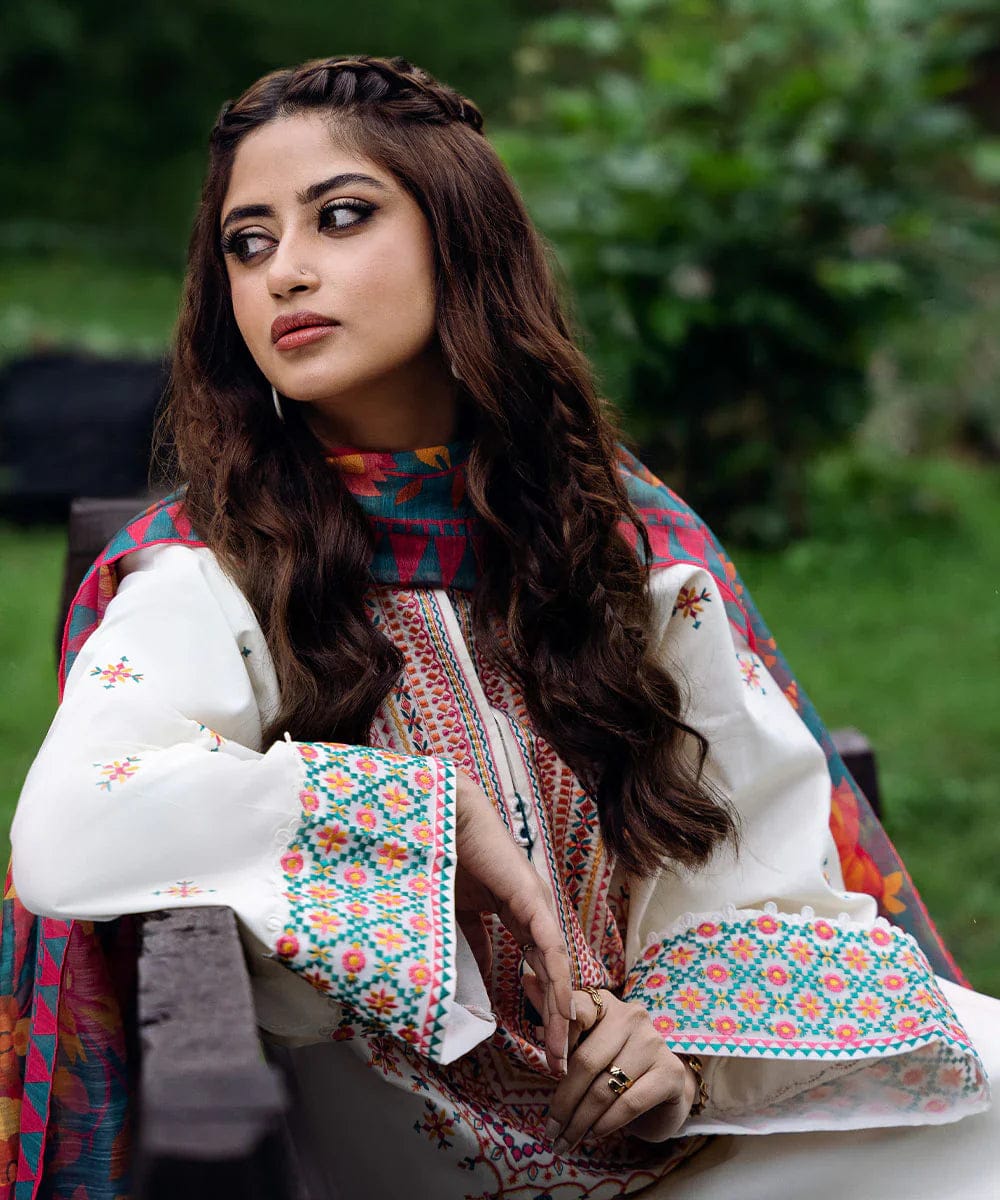 3 PC SUMMER EMBROIDERED LAWN - IE006
