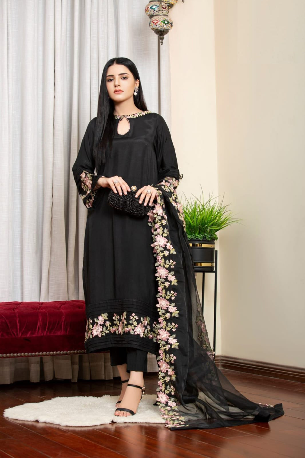 3 PC SUMMER EMBROIDERED LAWN - IE003