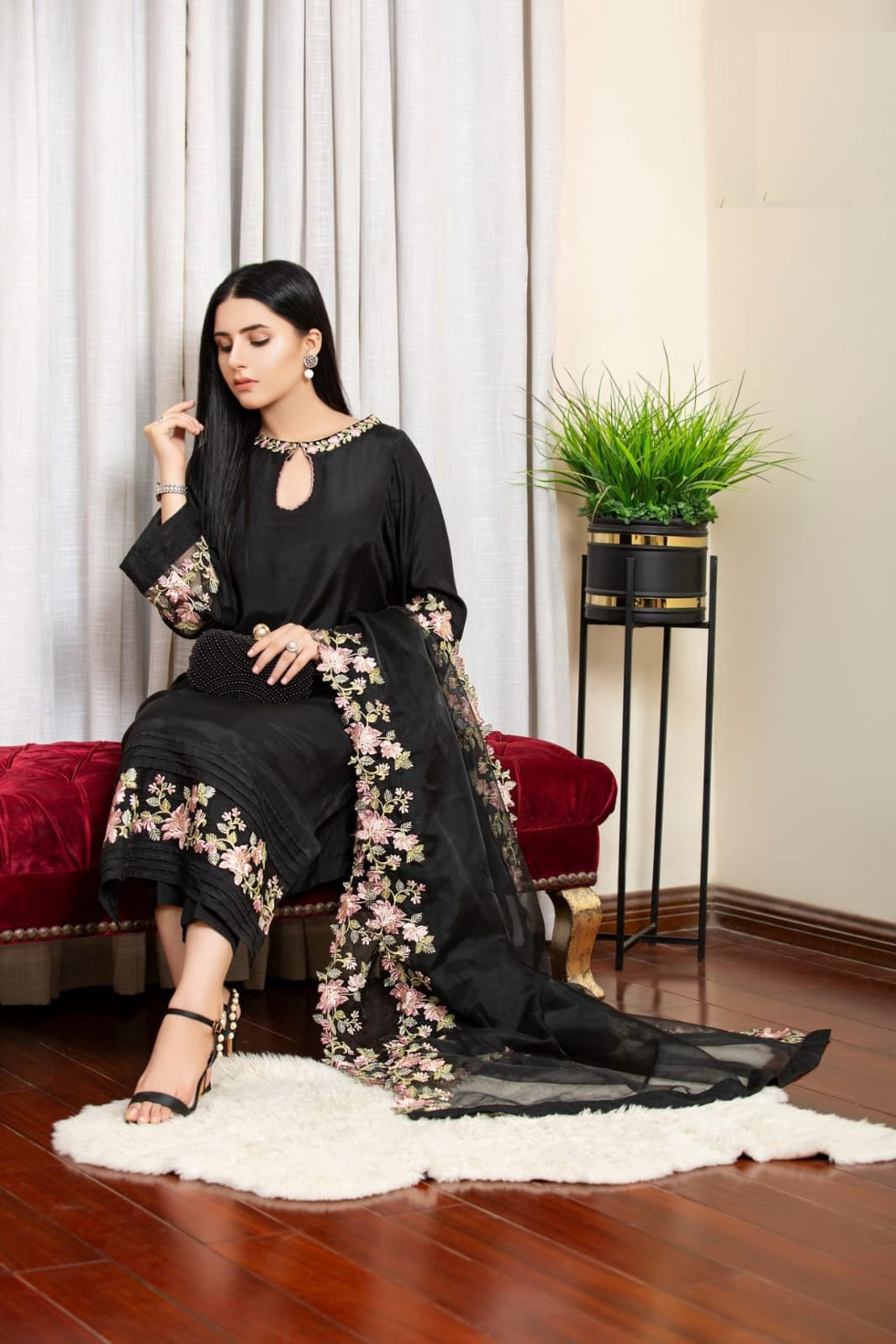 3 PC SUMMER EMBROIDERED LAWN - IE003