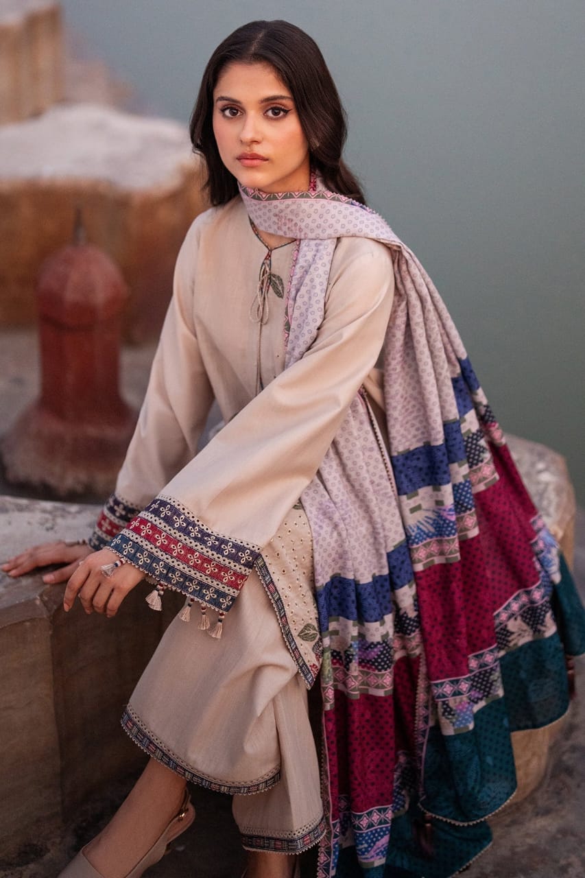 3 PC SUMMER EMBROIDERED LAWN - IE001